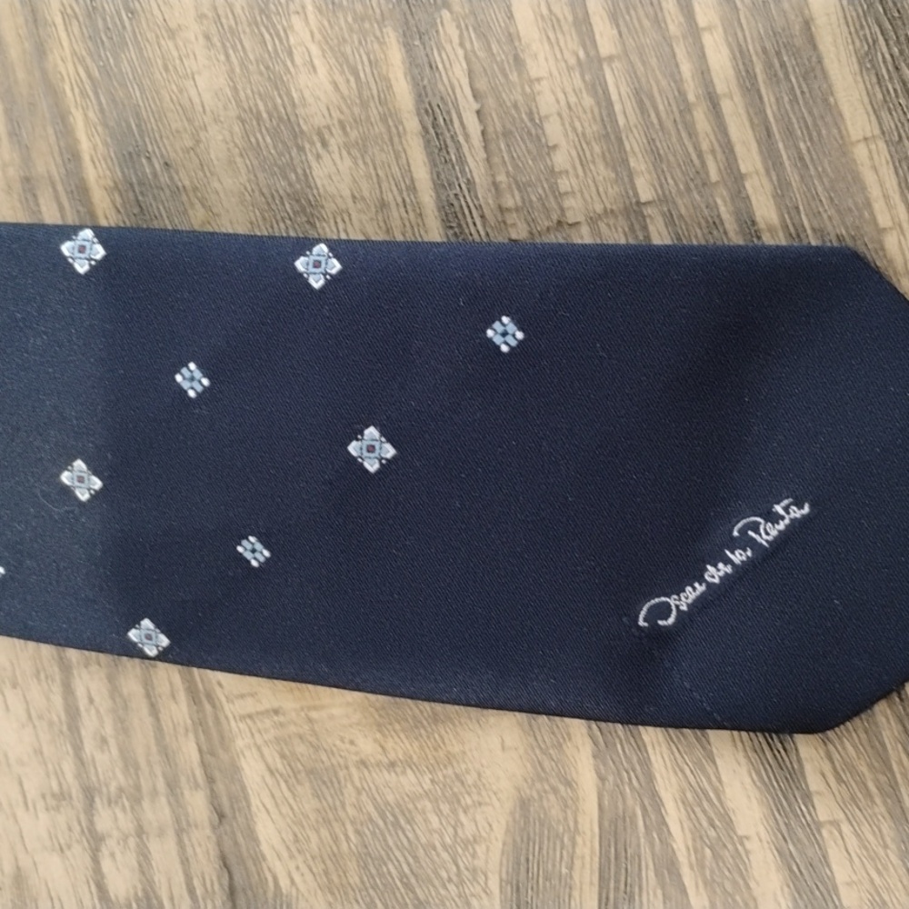 Oscar de la Renta necktie navy with little diamond floral design
